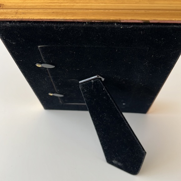 Beacon Hill Fetco International Vintage Wooden Gold 4" x 6" Picture Frame - Picture 9 of 14